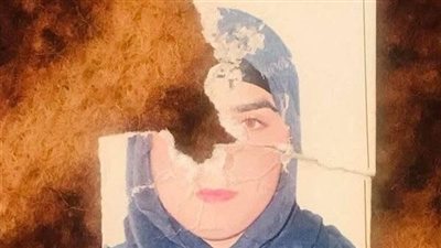 طلبت ترميم صورة قديمة لوالدتها