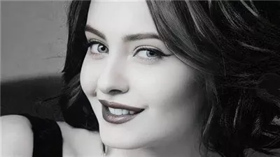 هي اللي بتعجن الأسمنت بقلم عزة العمروسى