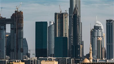 توقعات نمو الاقتصاد الإماراتي تتجه إلى 5 % خلال 2025 مدعومة بتوسع غير نفطي وتنمية القطاع المالي وفق تقرير بنك ستاندرد تشارترد 