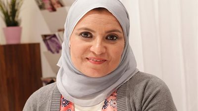 الحقيقة أخيراً انكشفت! هبة قطب تكشف أسرار 3 حركات بسيطة تعشقها المرأة بجنون