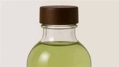 اللي عنده املاح في جسمه وحراره بالقدمين وخشونة الركبة ويحس بألآم