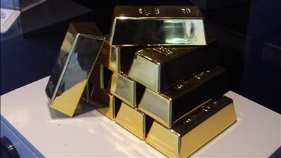 رغم تصاعد أسعار النفط: هبوط غير متوقع في الذهب وسعره في مصر ليوم 25 مارس 2026